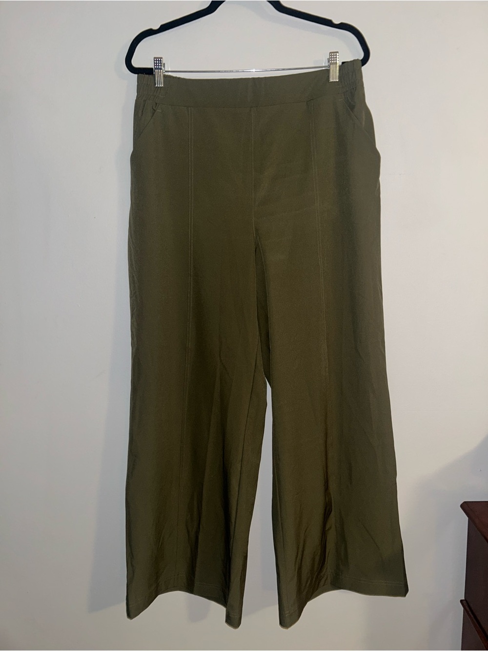 Fabletics Olive Green Wide-Leg Women's Pants